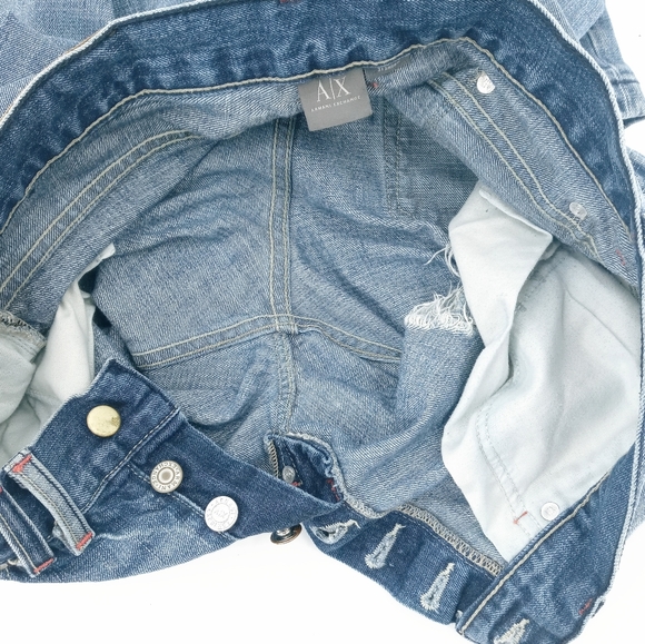Armani Exchange 31 Short Embroidered Pocket Jean - Picture 13 of 14